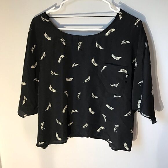 Dolman Sleeve Feather Top, M/L - Picture 3 of 7